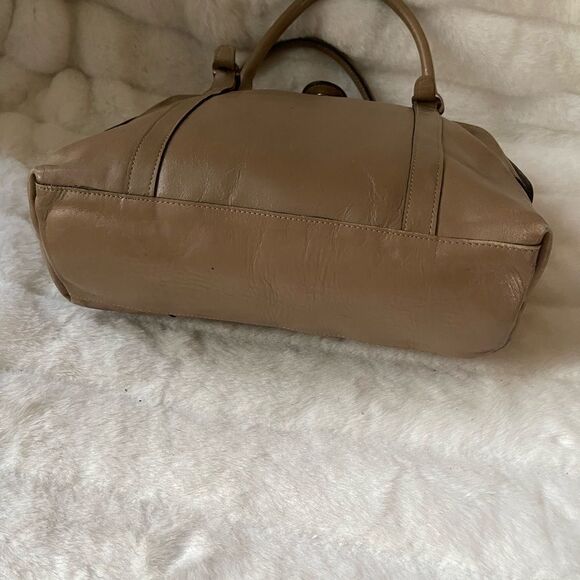 Tano Leather tan frame medium satchel gold tone hardwares . - Picture 2 of 14